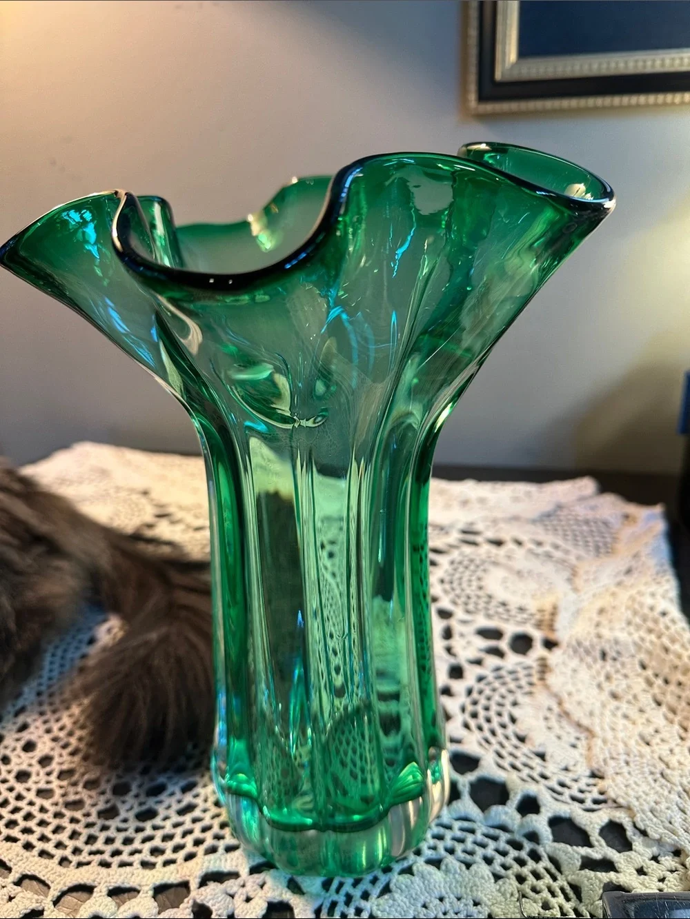 Vintage Green Art Glass Ruffled Vase - Unbranded
